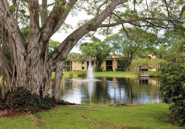 Boca Terrace, 900 SW 9th Street Cir #104, Boca Raton, Florida 33486, image 2