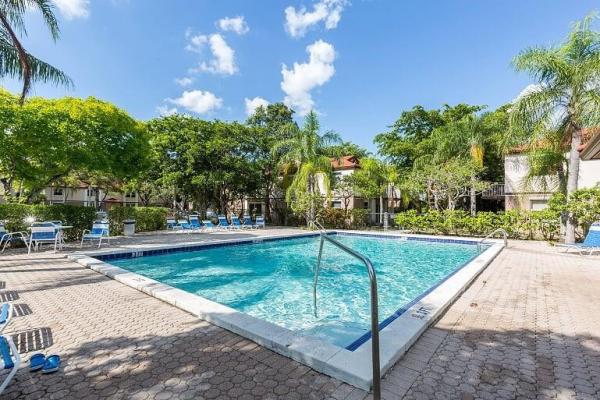 The Club Quarters At Raintree, 11201 SW 13th St #101, Pembroke Pines, Florida 33025, image 1