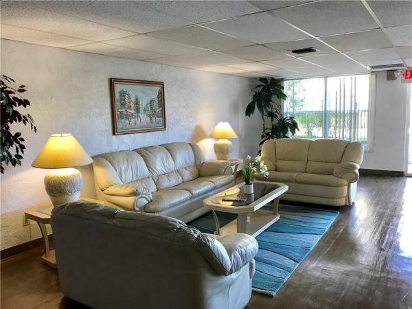 River Manor, 3004 NE 5th Ter #216-C, Wilton Manors, Florida 33334, image 2