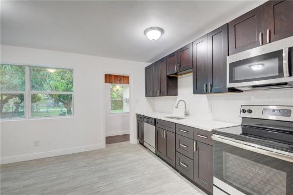North Hollywood, 318 SW 14th St, Dania Beach, Florida 33004, image 1