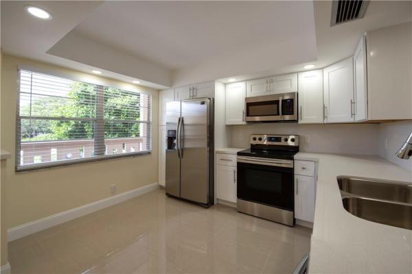 Lucaya Village, 2101 Lucaya Bnd #G2, Coconut Creek, Florida 33066, image 1