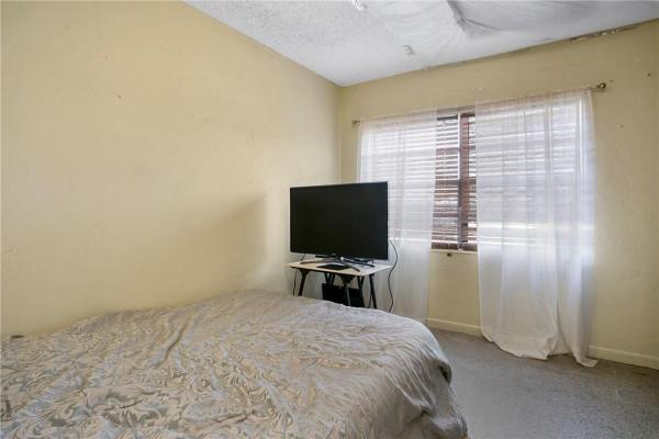 Sunset Manors, 520 NE 27th St, Wilton Manors, Florida 33334, image 1