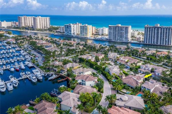 Admirals Cove, 833 Spinnaker Dr E, Hollywood, Florida 33019, image 2