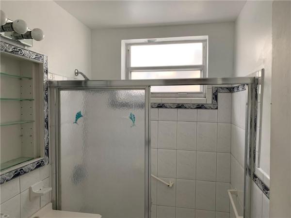 The Esquire House, 4720 Pine Tree Dr #5, Miami Beach, Florida 33140, image 2