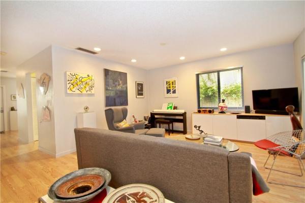Wilton Pines Townhomes, 2122 NE 9th Ave, Wilton Manors, Florida 33305, image 1