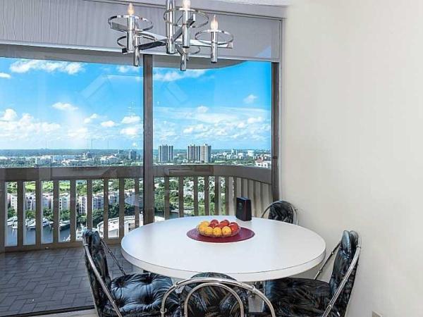 Turnberry Isle North, 19707 Turnberry Way #24L, Aventura, Florida 33180, image 3