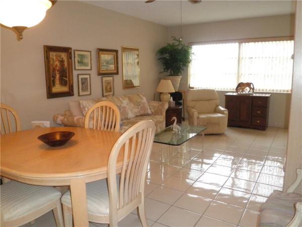 Biscayne Lake Gardens, 2820 NE 201st Ter #F215, Aventura, Florida 33180, image 2