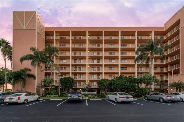 Huntington Lakes 5, 7290 Kinghurst Dr #402, Delray Beach, Florida 33446, image 2