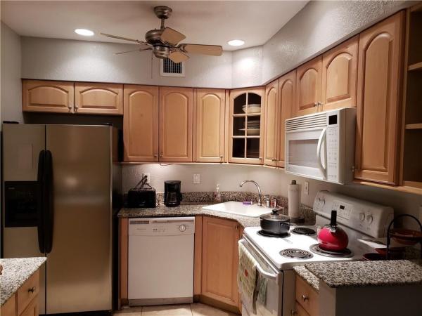 Oakland Grove Village, 639 W Oakland Park Blvd #205D, Oakland Park, Florida 33311, image 1