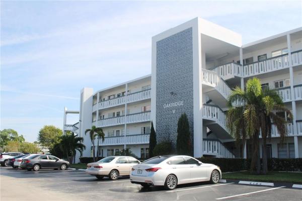 Oakridge, 4102 Oakridge V, Deerfield Beach, Florida 33442, image 1