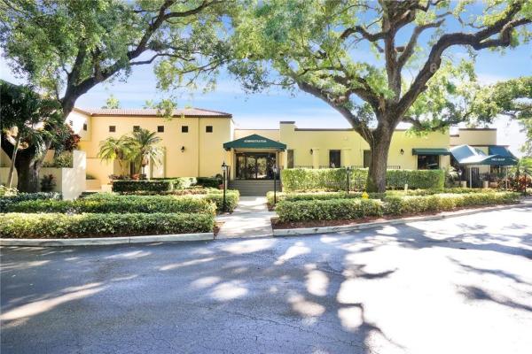 Whitehall Of Pine Island Ridge, 1532 Whitehall Dr #401, Davie, Florida 33324, image 2