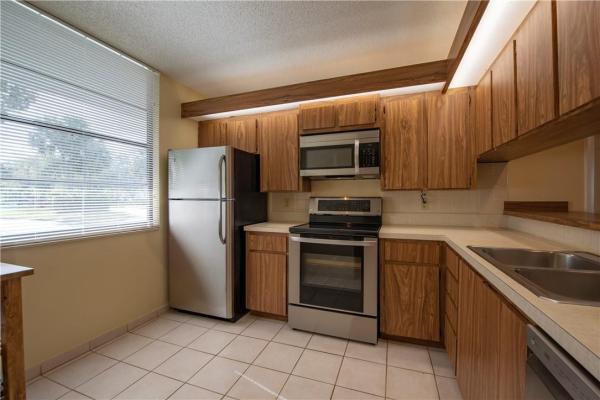 Whitehall Of Pine Island Ridge, 1504 Whitehall Dr #106, Davie, Florida 33324, image 2