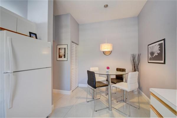 Carrara Village, 5250 Europa Dr #F, Boynton Beach, Florida 33437, image 2