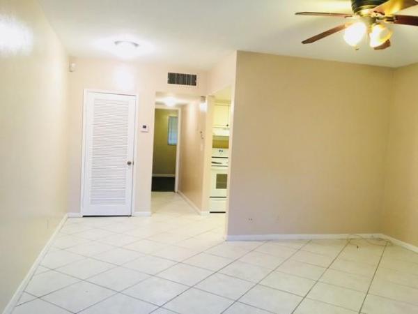Glouchester House, 660 Glouchester St #3, Boca Raton, Florida 33487, image 2