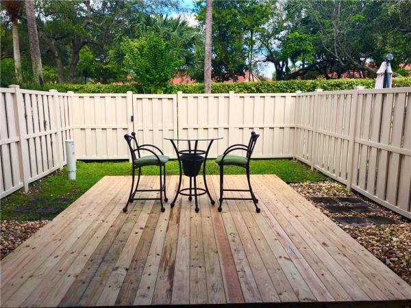 Vizcaya Townhomes At Palm-Aire, 4088 W Palm Aire Dr #24, Pompano Beach, Florida 33069, image 3