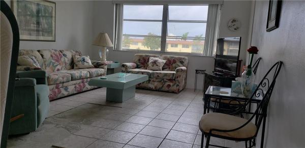 Biscayne Lake Gardens, 2825 NE 201st Ter #M225, Aventura, Florida 33180, image 2