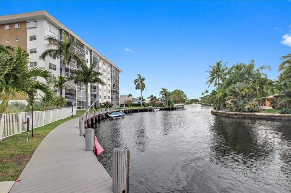 Avon At River Shores, 3040 NE 16th Ave #102, Oakland Park, Florida 33334, image 1