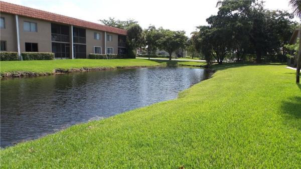 Villas Of Bonaventure, 445 Lakeview Dr #1, Weston, Florida 33326, image 1