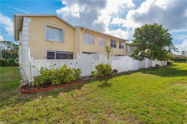 The Charter Club Of Palm Beach, 220 Foxtail Dr #A, Greenacres, Florida 33415, image 2