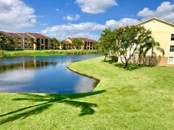 Emerald Isle At Laguna Lakes, 4101 San Marino Blvd #208, West Palm Beach, Florida 33409, image 1