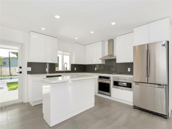 Grapeland, 2472 SW 15th St, Miami, Florida 33145, image 2