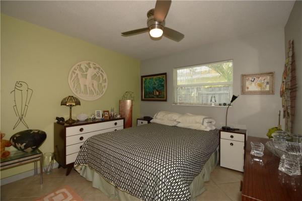 Valencia At Wilton Manors, 909 NE 23rd Dr, Wilton Manors, Florida 33305, image 2