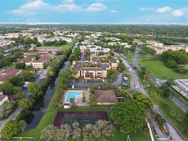 Gardens Of Kendall South, 10875 SW 112th Ave #201, Kendall, Florida 33176, image 2