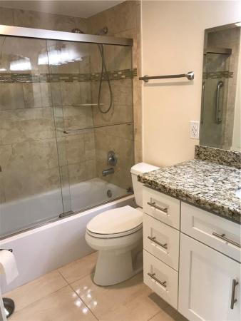 Oakridge, 2035 Oakridge D, Deerfield Beach, Florida 33442, image 2