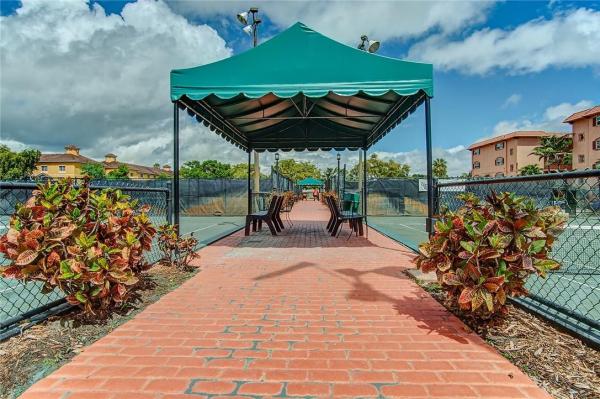 630 Tennis Club Dr #305, Fort Lauderdale, Florida 33311, image 1