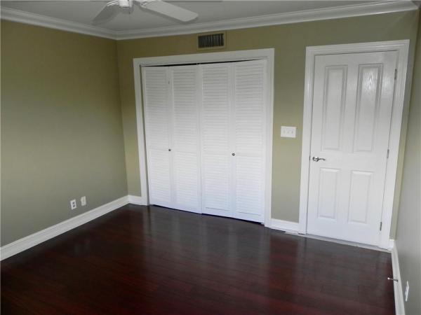 Townhouse Isles, 13 Middlesex Dr, Wilton Manors, Florida 33305, image 2