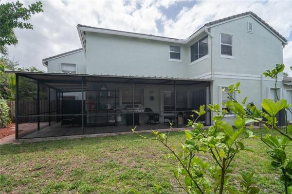 Les Chateaux, 4700 Grapevine Way, Davie, Florida 33331, image 2