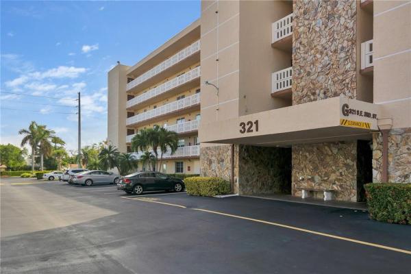 Meadowbrook Lakes View, 321 SE 3rd St #601, Dania Beach, Florida 33004, image 1