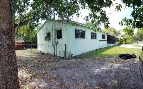 Sunkist Grove, 12090 NW 12th Ave, North Miami, Florida 33168, image 2