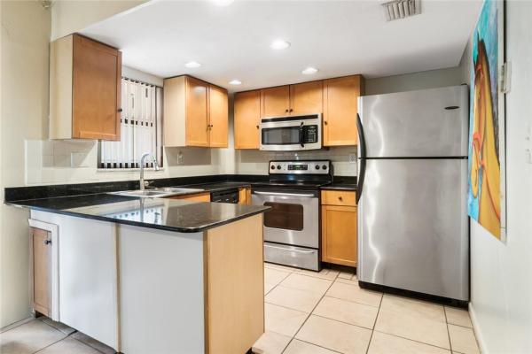 Valencia Village, 57 Madrid Ln #2-15, Davie, Florida 33324, image 1