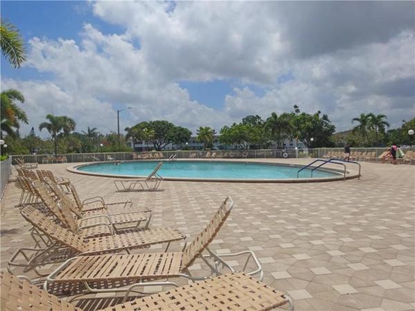 Richmond, 417 Richmond C, Deerfield Beach, Florida 33442, image 3