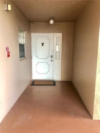 Tangerine Of Pine Island Ridge, 9460 Tangerine Pl #310, Davie, Florida 33324, image 2
