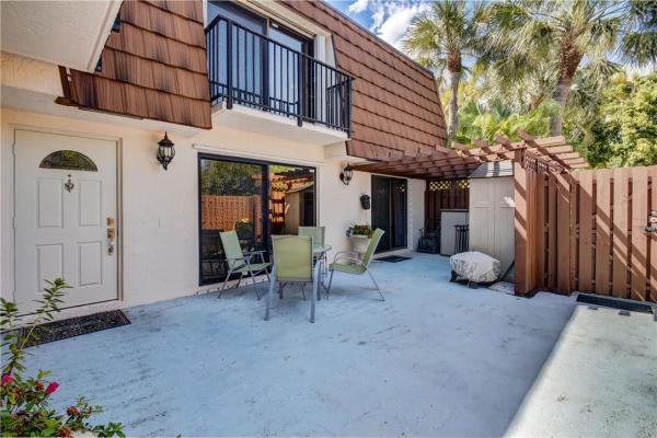 Village At Lake Pine, 833 SW 118th Ter, Davie, Florida 33325, image 2