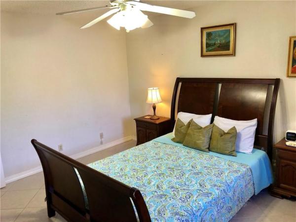 Racquet Club At Bonaventure, 379 Lakeview Dr #103, Weston, Florida 33326, image 1
