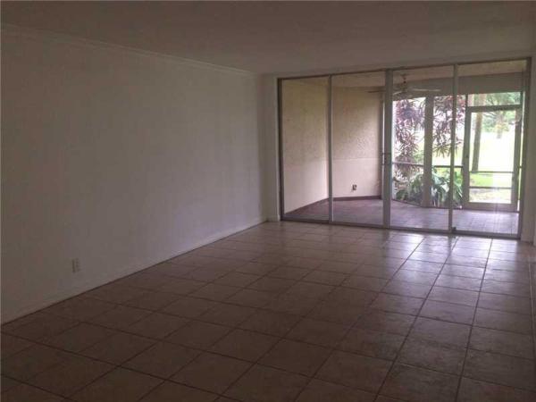 Sabal Palm Of Pine Island Ridge, 1811 Sabal Palm Dr #108, Davie, Florida 33324, image 3