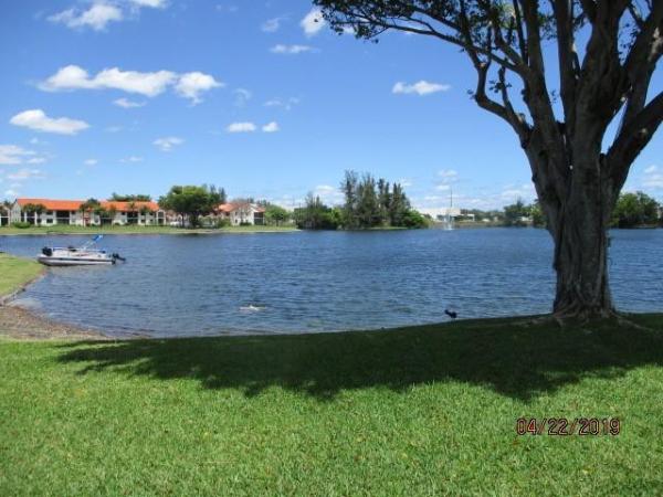 Lincoln Square, 305 Lincoln Ct, Deerfield Beach, Florida 33442, image 3