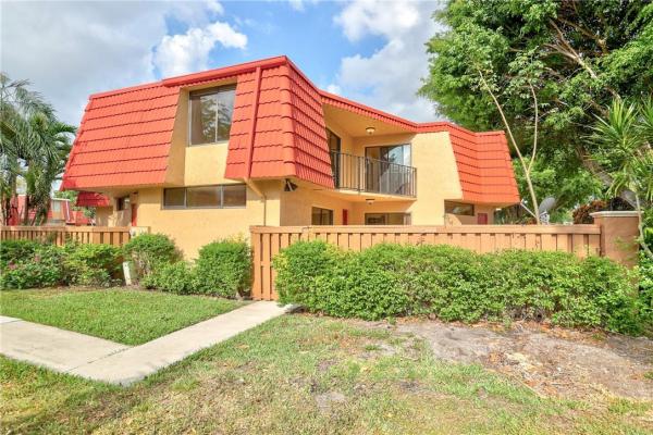 Banyan Lake, 8231 Severn Dr #B, Boca Raton, Florida 33433, image 1