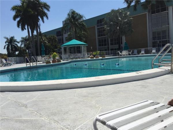 Avon At River Shores, 3040 NE 16th Ave #A215, Oakland Park, Florida 33334, image 1