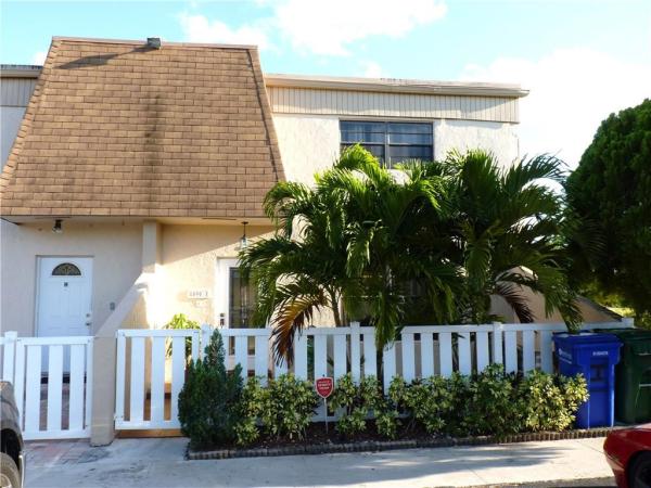 Townhomes Of Oriole, 8090 NW 13th St #I, Margate, Florida 33063, image 1