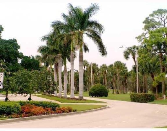 The Lakes Of Deer Creek, 3066 Deer Creek Lake Shore Dr, Deerfield Beach, Florida 33442, image 2