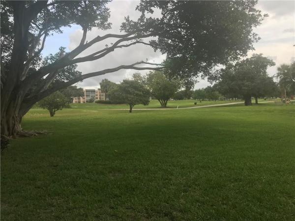 Evergreen Of Pine Island Ridge, 9451 Evergreen Pl #106, Davie, Florida 33324, image 2