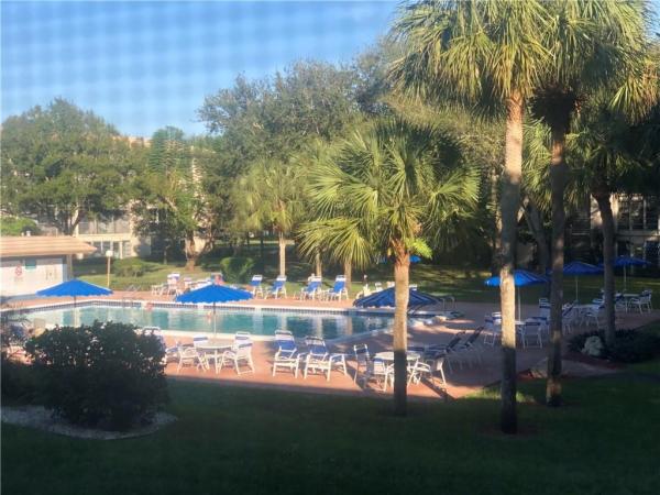 Lucaya Village, 2302 Lucaya Ln #D2, Coconut Creek, Florida 33066, image 1