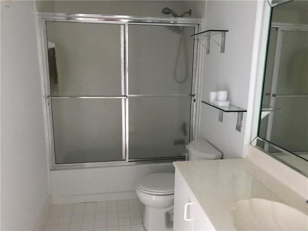 Huntington Pointe, 14096 Huntington Pointe Dr #409, Delray Beach, Florida 33484, image 2