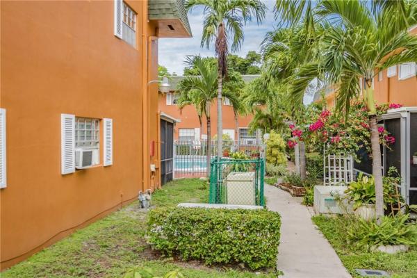 Palm Townhouse, 2200 Monroe St #6, Hollywood, Florida 33020, image 3
