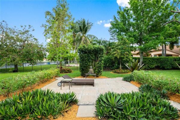 Long Lake Estates, 10461 N Lake Vista Cir, Davie, Florida 33328, image 1