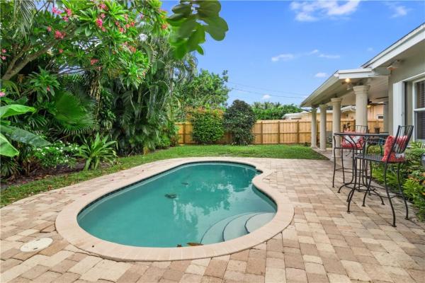 Coral Estates, 1639 NE 28th St, Wilton Manors, Florida 33334, image 2